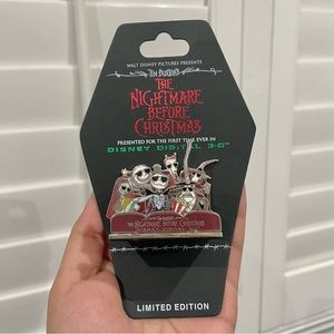 LIMITED EDITION The Nightmare Before Christmas 3D diorama pin